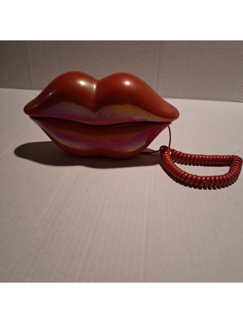 Lips-Shaped Landline Phone - Retro Novelty Telephone W/Red Cord & Push Button